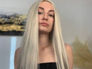 I'm A Live Webcam Attractive Female And I'm 19 Years Old
