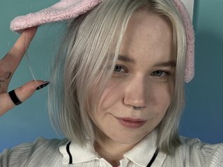 I'm A Camwhoring Pretty Lady And I Am A Blonde