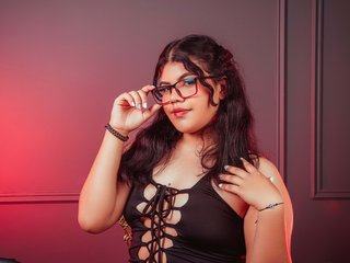 I Am A Brunette! People Call Me ViolettPitz And I'm A Webcam Hot Woman