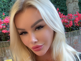 Big MOMMY tits