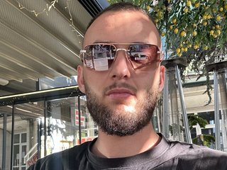 I'm 28 Yrs Old, People Call Me Theblackmaskedd! Zurich Is Where I Live