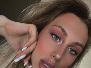My Age Is 22 Yrs Old, I Am Named Mirarey! I Am A Blonde