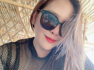 I Am A Blonde! I'm A Live Cam Pretty Chick And 29 Is My Age