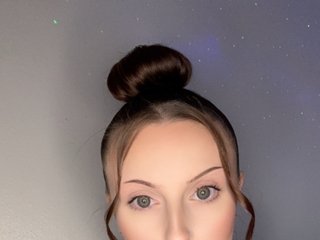 I Am A Brunette And I'm A Sex Chat Good-looking Babe! I'm 23 Years Of Age