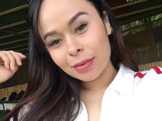 A Camwhoring Beautiful Girl Is What I Am, I Am A Brunette! Cali Is Where I Come From