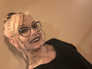 I Am From Reynoldsburg, I'm A Camwhoring Graceful Honey, I Am Named MommyDahlia