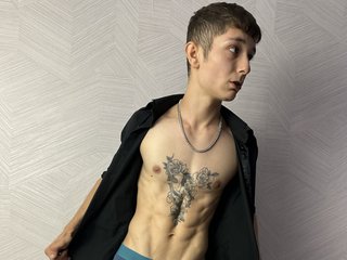 My Age Is 20 Years Old, At BongaCams I'm Named LeonardSmith1