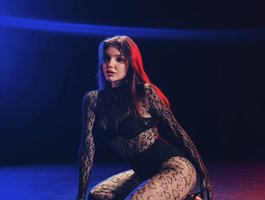 Camgirl is actually offline