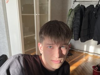 I Am A Brunette! My Name Is Rus-popcorn