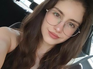 I Am A Brunette, I Am Named Silenia-White