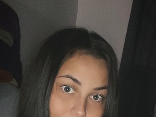 I Am Named Sofie-1, I Am A Brunette