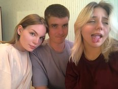 DivineTrio - Live Cam