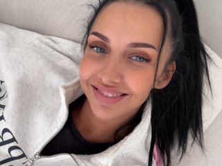 I Am A Brunette! I'm A Sex Chat Engaging Chick