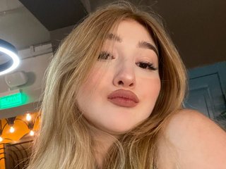 I Am A Blonde And A Sex Cam Eye-catching Hottie Is What I Am And At BongaCams I'm Named OhMyLovee