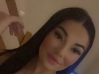 24 Is My Age, A Cam Pretty Lady Is What I Am