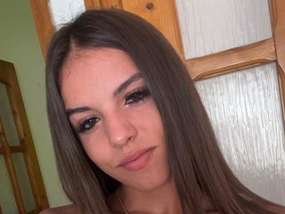 My Name Is SophieeLuxe, I'm 18 Years Old