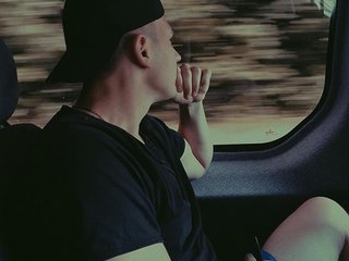 My BongaCams Model Name Is BenLaGold! I Live In Warsaw