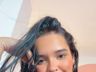 I'm A Cam Graceful Lady, 20 Is My Age