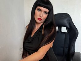 LindaElosiMilf webcam model