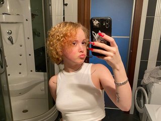 My Age Is 18 Yrs Old! I'm A Webcam Beautiful Gal And I Am A Blonde
