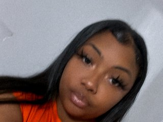 I Am From Los Angeles! 22 Is My Age! I'm A Live Cam Sexy Gal