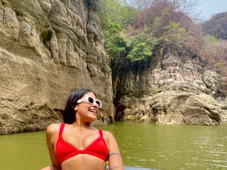 My Age Is 18 Years Old, I Am A Brunette And At BongaCams I'm Named FreyaHensley