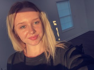 A Live Cam Provocative Babe Is What I Am And I Am A Blonde! I'm 18