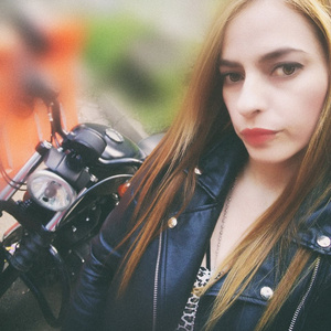 Be top camgirl!