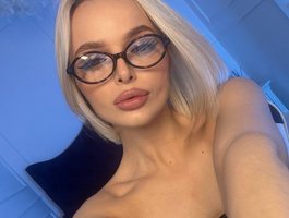 horny-blondie