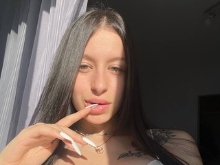 I Am A Brunette! I'm A Camwhoring Beautiful Gal