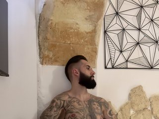 I Am A Brunette! My Model Name Is Gioeltoro89! I Come From Cagliari