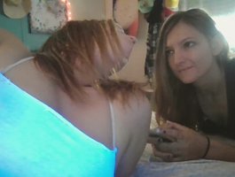 RoxyFoxNMollyDevineLive Webcam