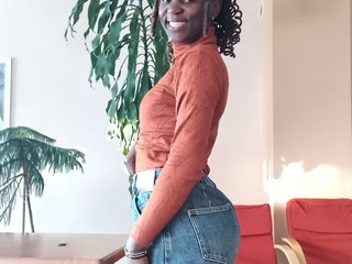 I Am A Brunette, I'm 27! My Name Is LoraLive