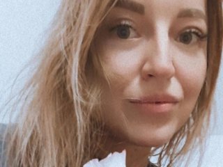 I'm A Sex Cam Eye-catching Gal! I Am A Blonde And I'm 26 Years Old