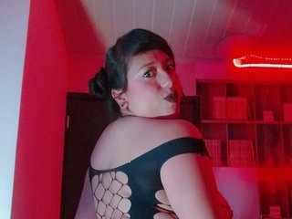 I Am A Brunette, I Live In Barranquilla And I'm 28 Years Old