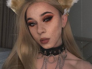 My Age Is 18 Years Old, I'm A Cam Delicious Shemale