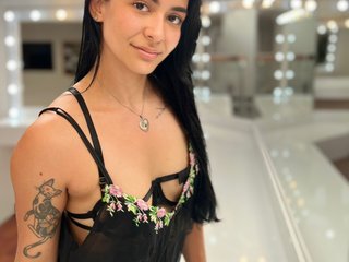 I'm 23 Years Of Age, My BongaCams Name Is CrystallineJess