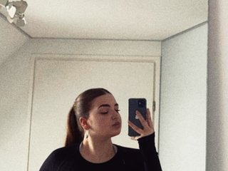 23 Is My Age And A Live Chat Eye-catching Gal Is What I Am
