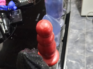 Dildo dragón negro enorme entero dentro