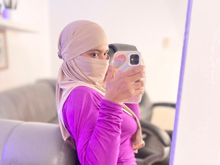 It's not just a photo... it's an invitation 😘