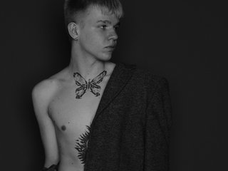 I'm 19 Years Old And At BongaCams People Call Me Ethan-Oliver