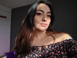 AprilmvyLive Webcam