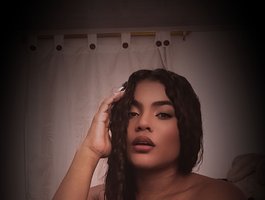 LunaJoy live cam model at BongaCams