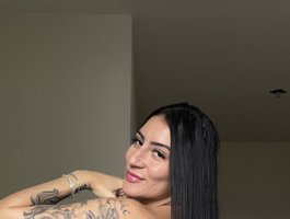 Watch Leticia1 live on cam on BongaCams