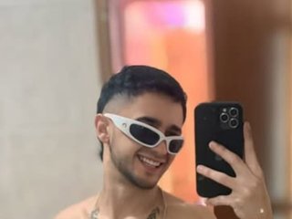 I'm 18! At BongaCams I'm Named Extremeboy18