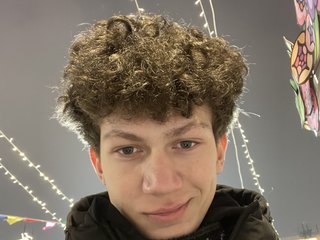I'm 18! My Name Is Annnaldrey