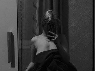 A Live Webcam Sensual Woman Is What I Am! I Am Named Duryan! I'm 19 Years Old