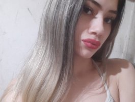 Camilitaaa22Live Webcam