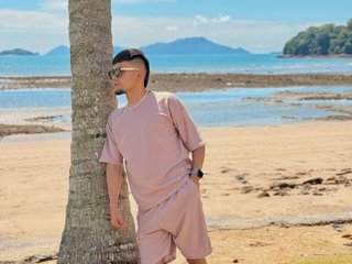 I Am A Brunette, I Am Named Kalivan-voinesscu