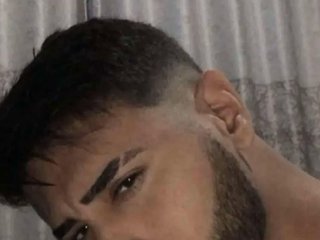 I Am A Brunette, My Name Is Roberto1999-2